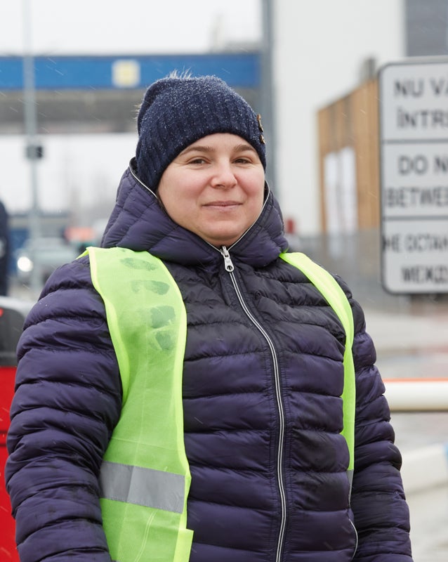 Ina, 31 años, voluntaria y madre de tres hijas e hijos