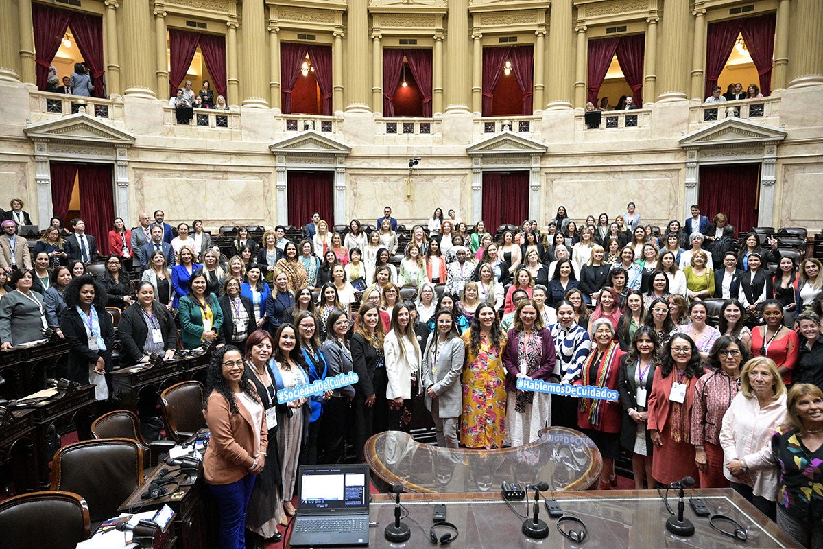 Parliamentarians from 19 countries and representatives of regional parliaments exchanged experiences and challenges of the Regional Gender Agenda during the #ForoParlamentario held within the framework of the #XVConferenciaMujerALC 2022.